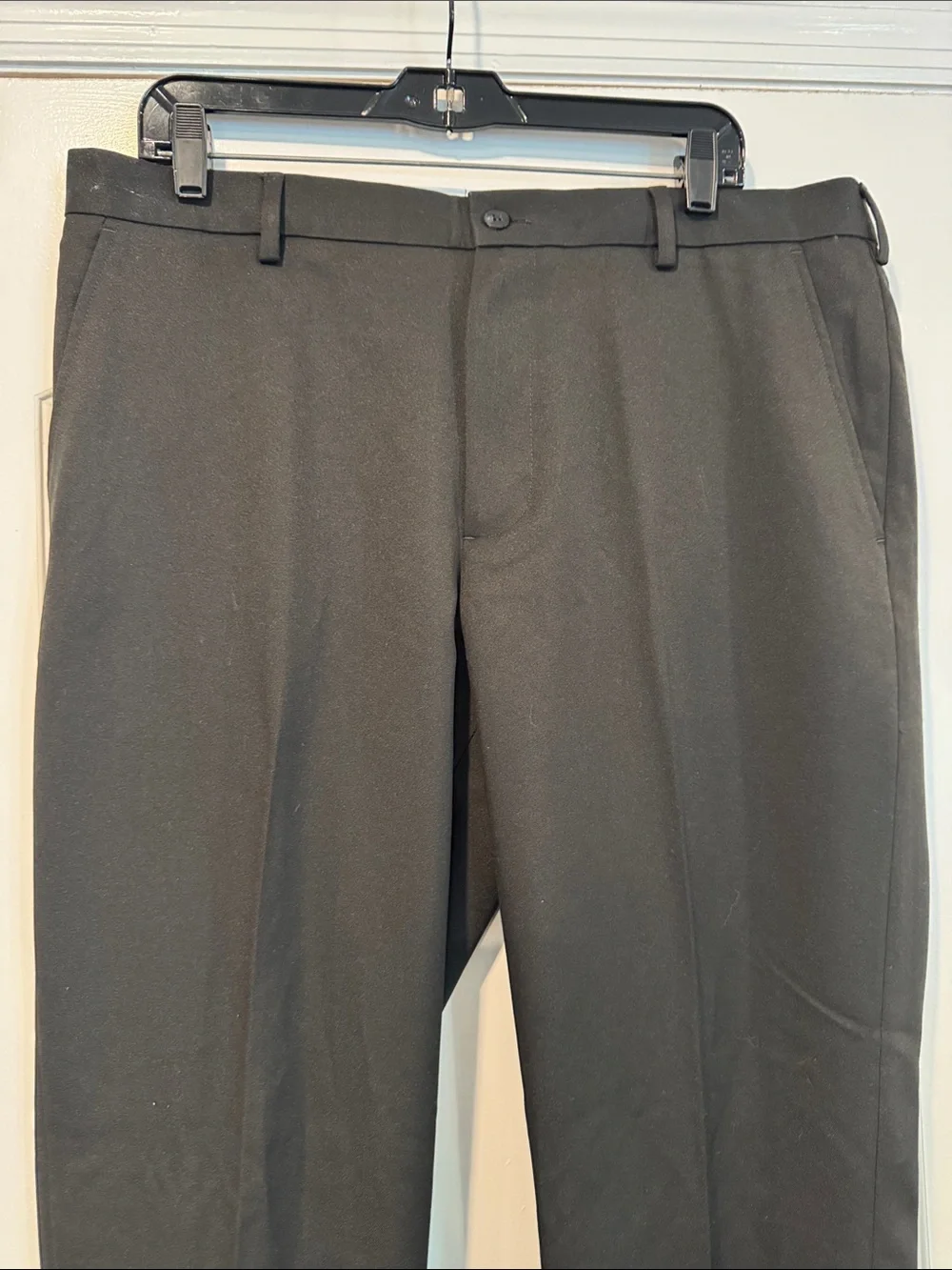 Van Heusen Traveler Slim Men’s Black Dress Pants Size 36x32